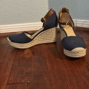 Michael Kors espadrille wedges, navy, closed toe Sz8.5
